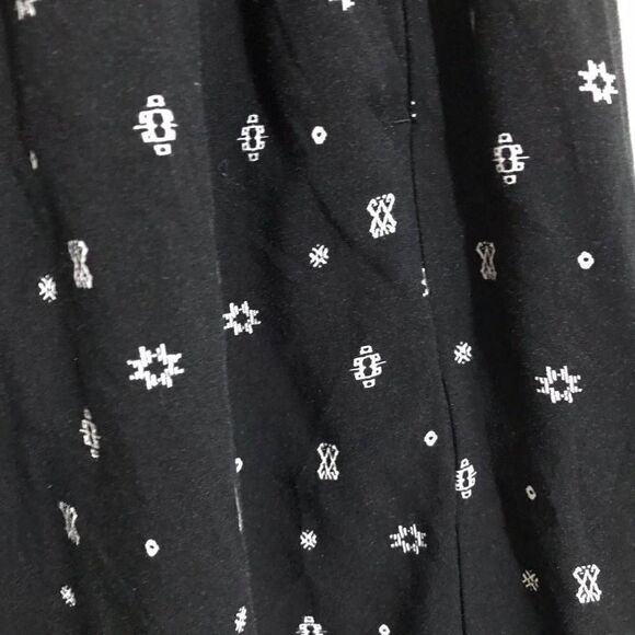 Torrid Black & White Print Dressy Pants Size 00R - Picture 5 of 8